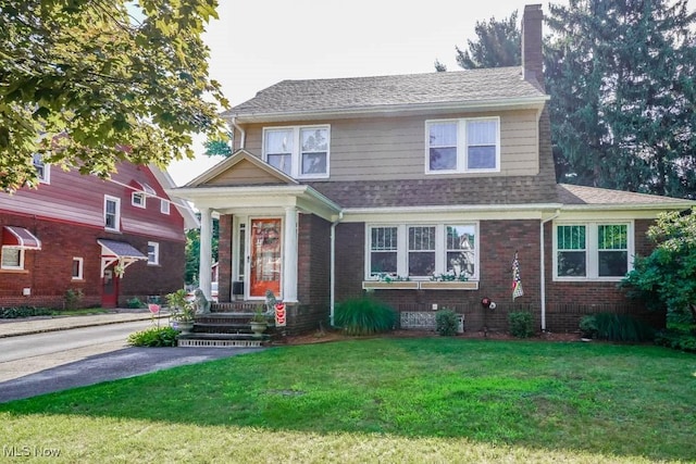 view of front of property with a front yard