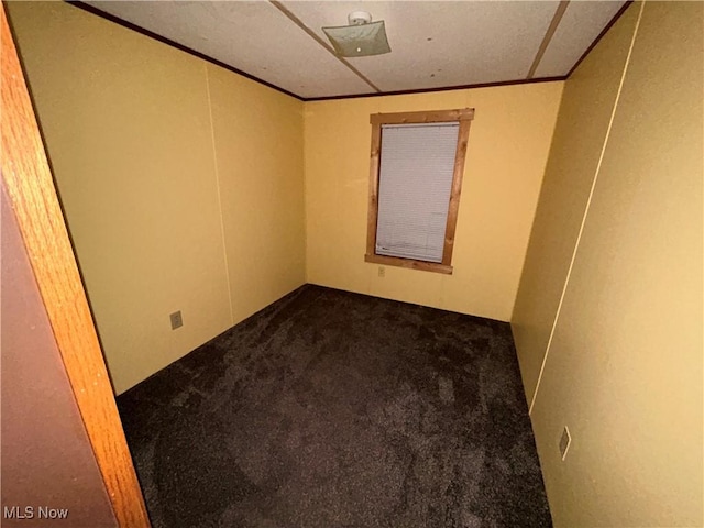 empty room with carpet