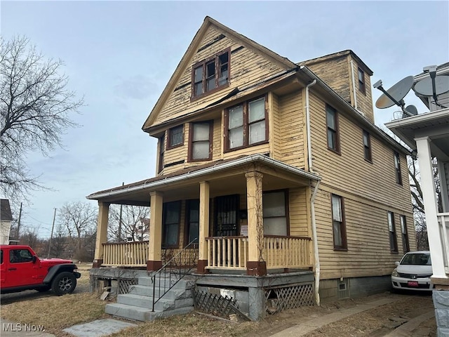 view of front of property featuring a porch