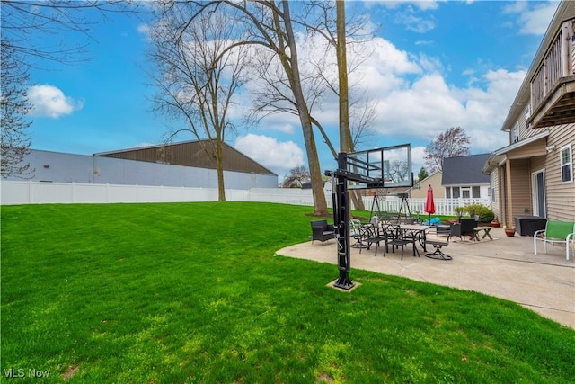 view of yard with a patio area