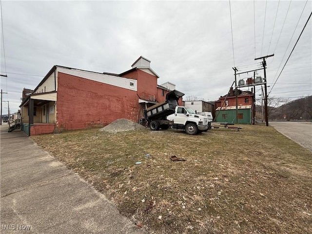 view of property exterior