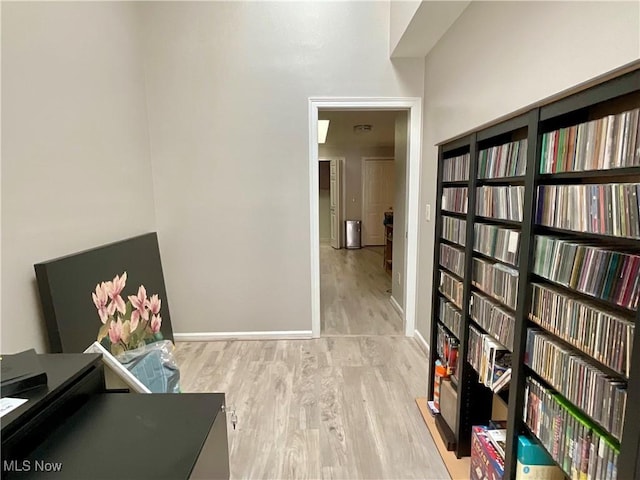 721 Winding Way, Akron, OH 44313 - sitting room featuring light wood-style flooring and baseboards