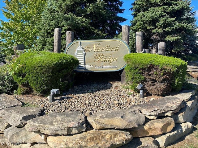 view of community / neighborhood sign