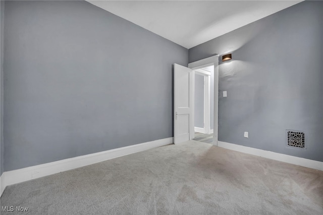 view of carpeted spare room