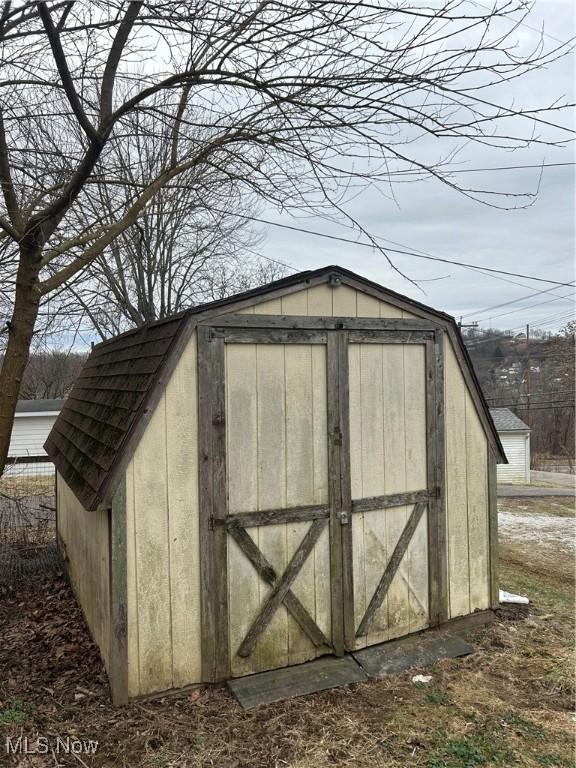 view of outdoor structure