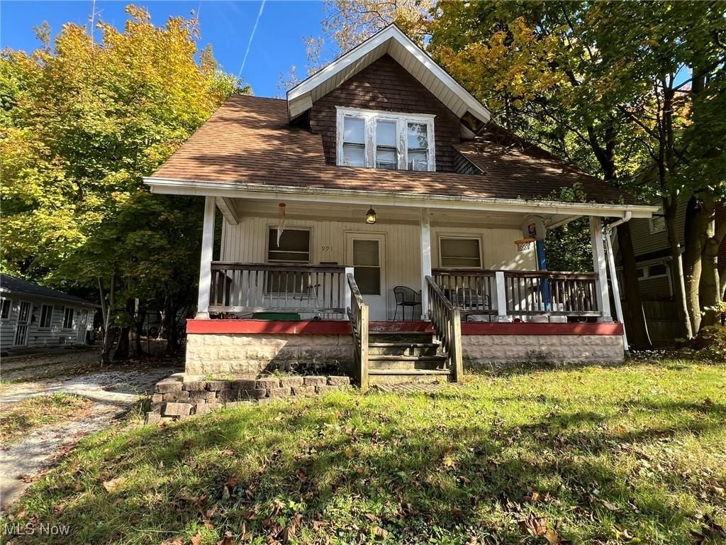 view of front of property with a porch