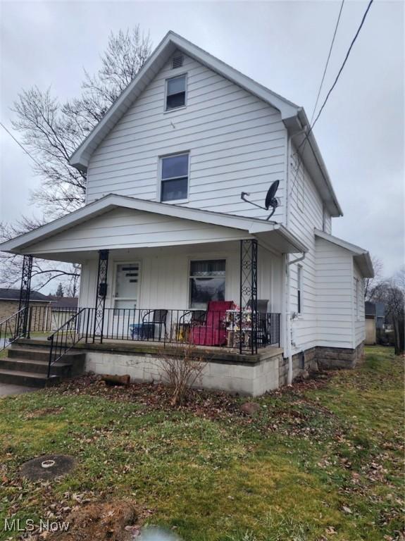 Listing photo 2 for 432 Scott Ave, Niles OH 44446