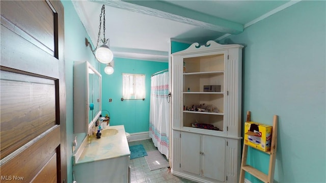 bathroom with vanity