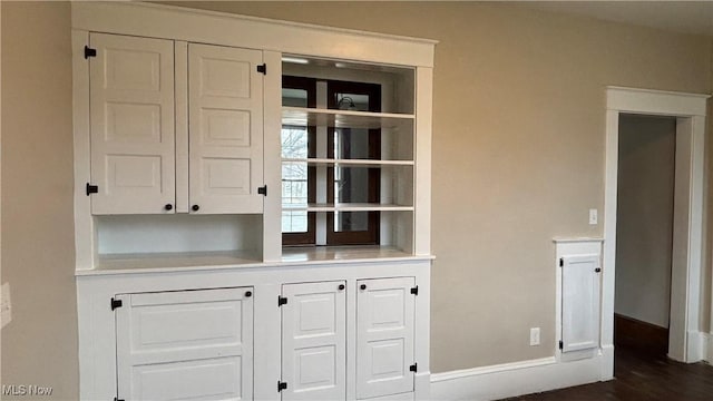 room details with hardwood / wood-style flooring