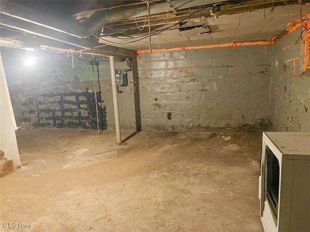 view of unfinished basement