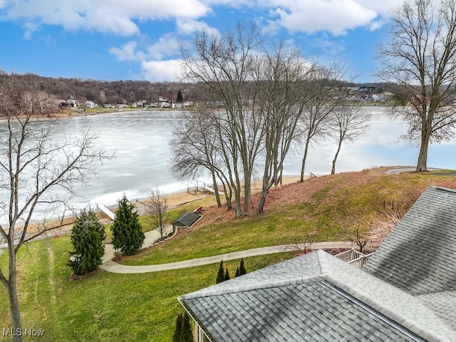 view of water feature