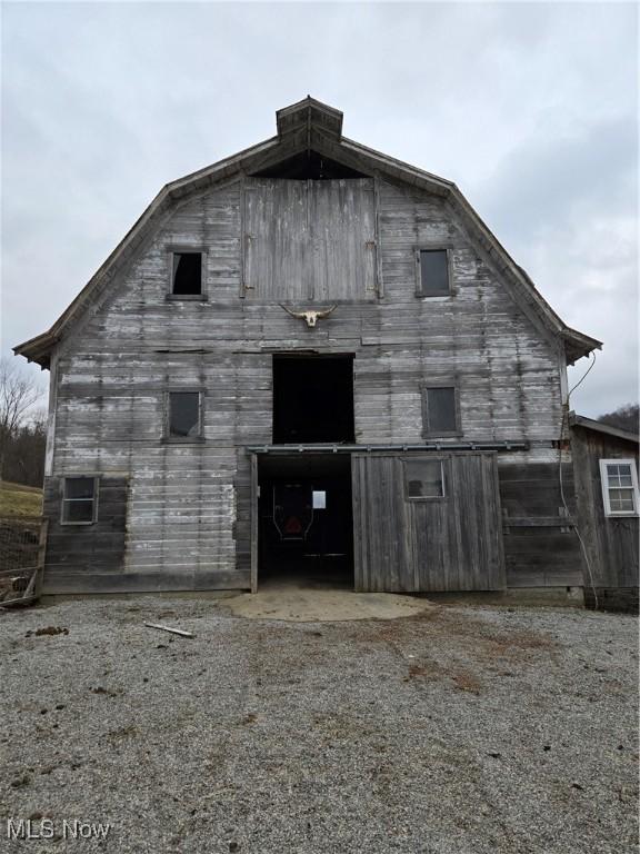 view of outdoor structure