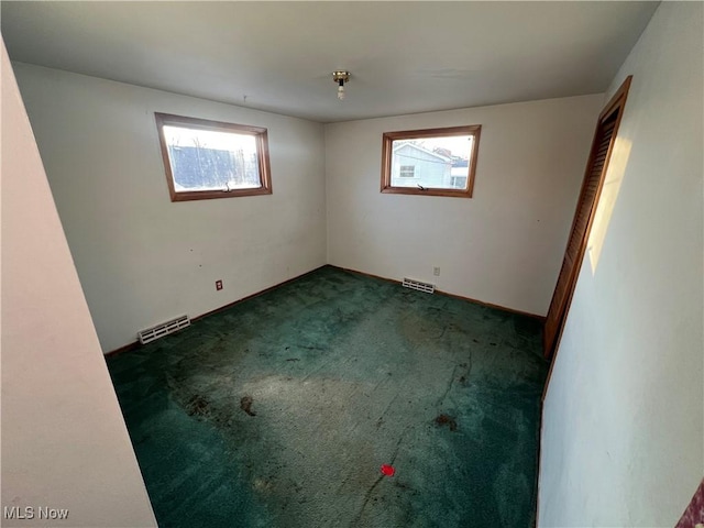 view of carpeted spare room