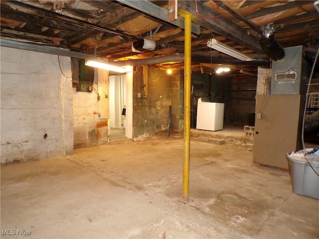 basement featuring washer / dryer