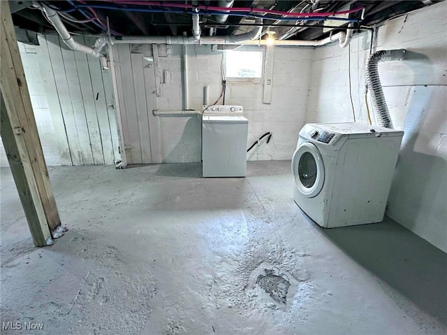 basement with washer and dryer