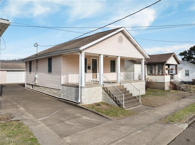 view of front of property featuring covered porch