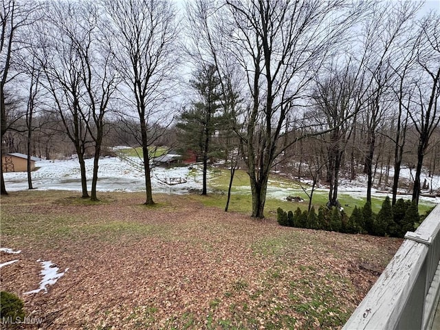 view of yard featuring a water view