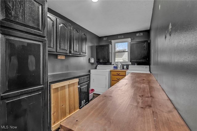 kitchen featuring washer / dryer