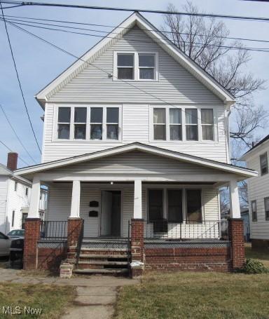 view of front of house featuring a porch