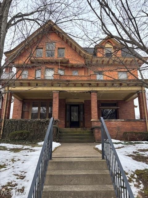 view of front of house with covered porch