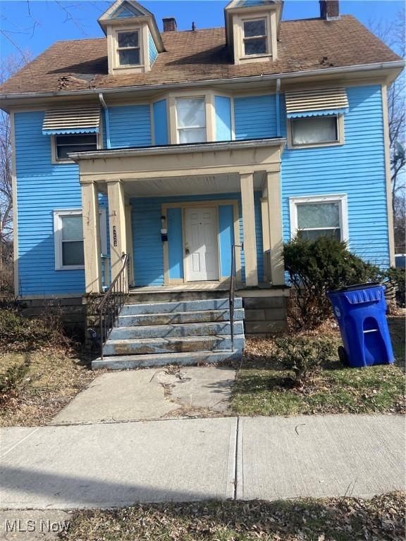 view of front of house featuring a porch