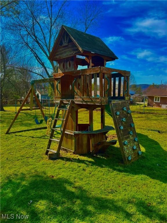 130 Rauch Dr, Marietta, OH 45750 - view of playground featuring a yard