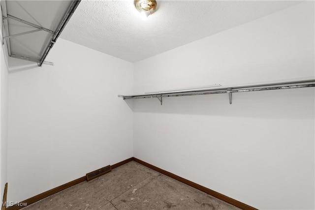 34210 Beacon Dr, Willoughby, OH 44094 - view of spacious closet