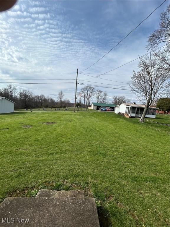 10545 Main St, Norwich, OH 43767 - view of yard