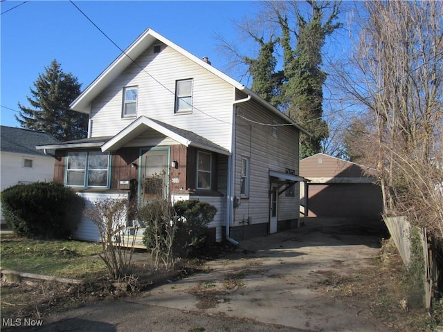 view of front of property