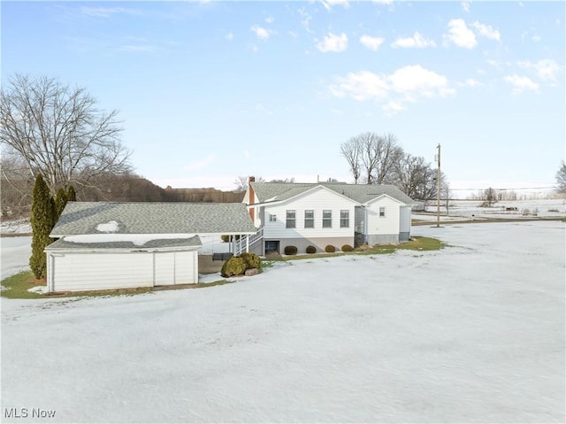 view of front of property