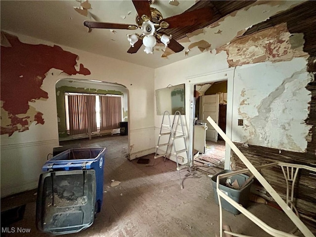 miscellaneous room featuring ceiling fan