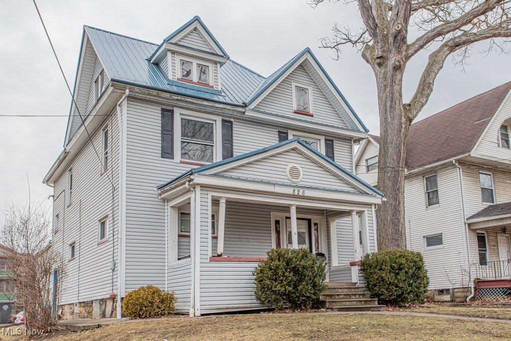 view of front facade with covered porch