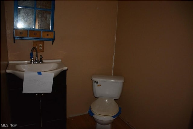 bathroom featuring toilet