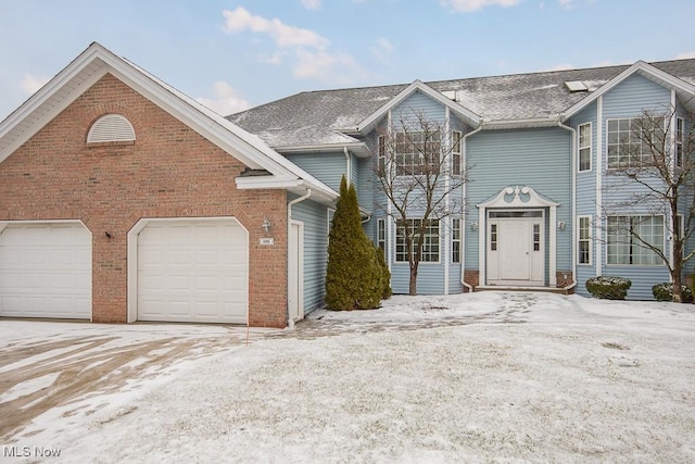 view of front property featuring a garage