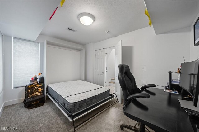 2280 City View Dr, Cleveland, OH 44113 - bedroom featuring a textured ceiling