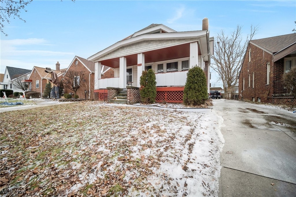 view of front of house with covered porch