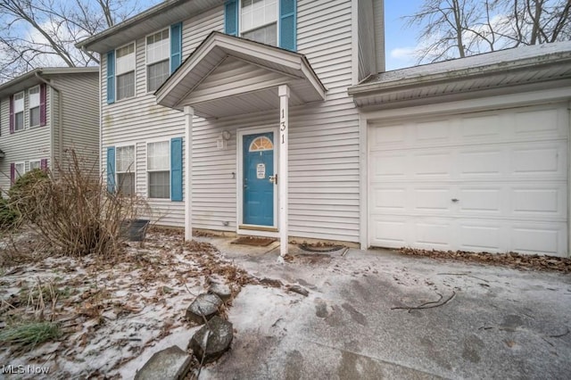 view of front of house with a garage