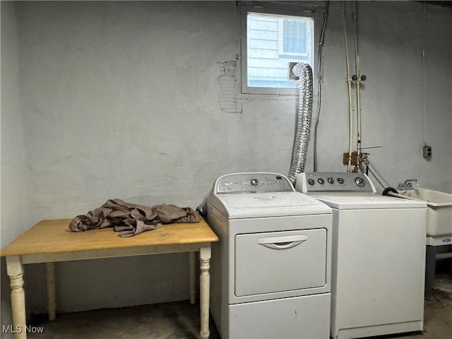 419 Saint Clair Ave, Cadiz, OH 43907 - laundry room with independent washer and dryer