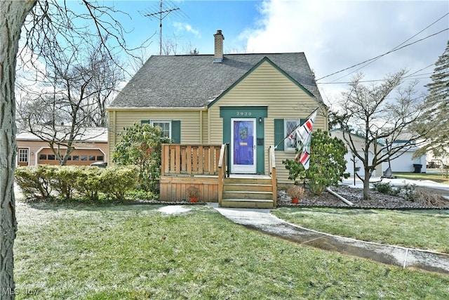 view of front of house with a front yard