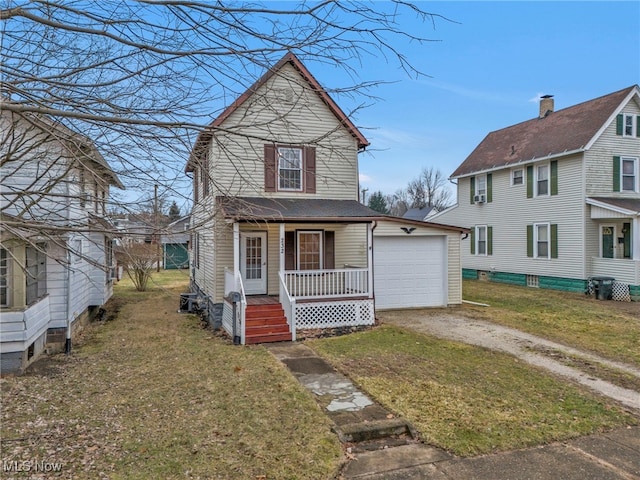 view of front facade featuring a front yard and a porch