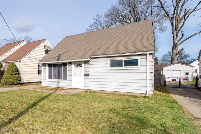 view of front of house with a front yard