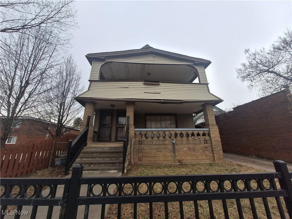 view of front facade with a porch