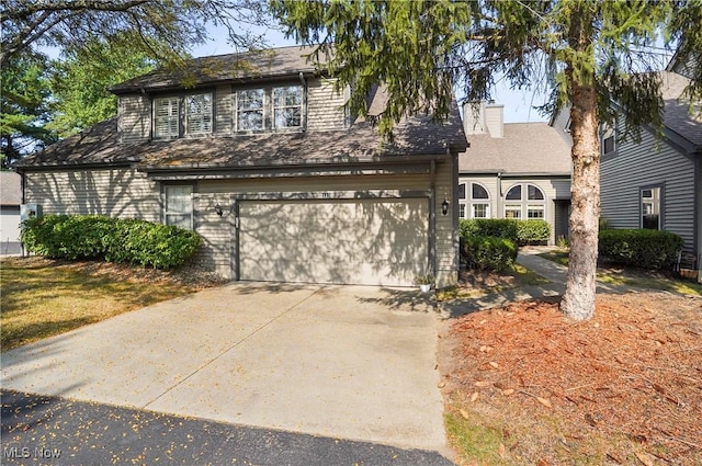 view of front property featuring a garage