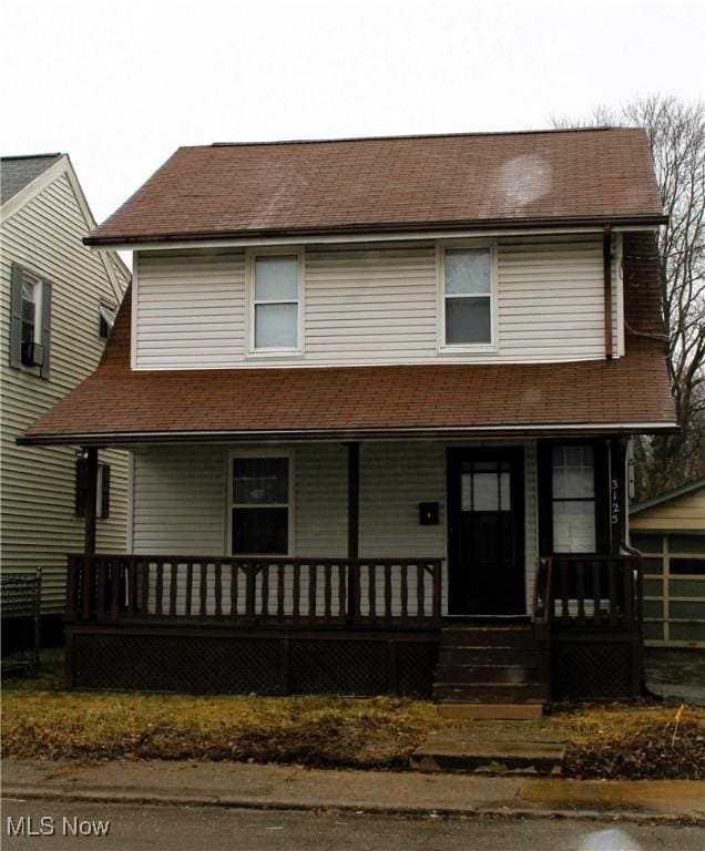 view of front of home featuring a porch