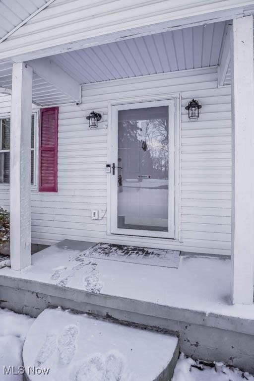 view of property entrance