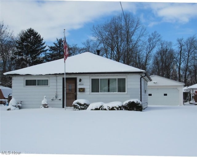 single story home featuring a garage