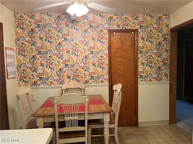 dining room with ceiling fan