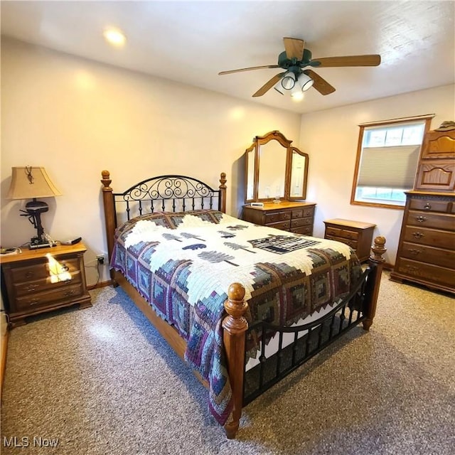 bedroom featuring ceiling fan