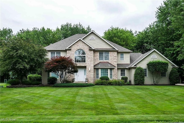 view of front of house featuring a front yard