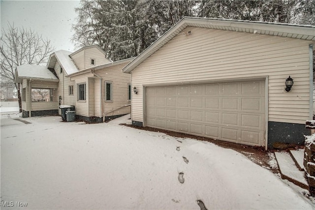 view of front of home featuring a garage